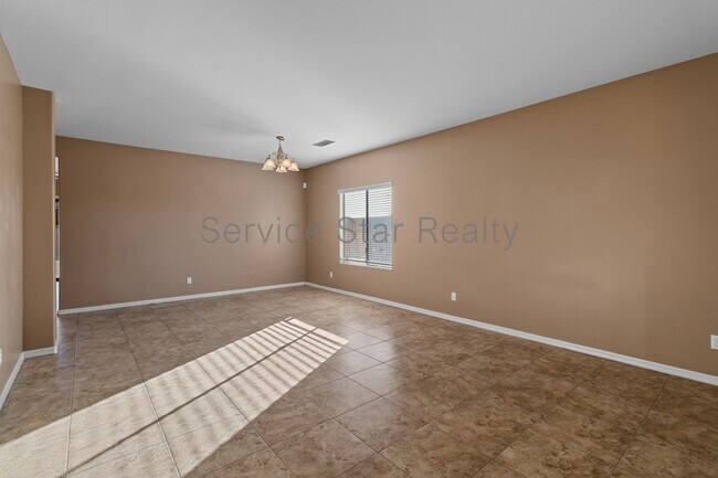 Foto del edificio - 30191 W Mulberry Dr