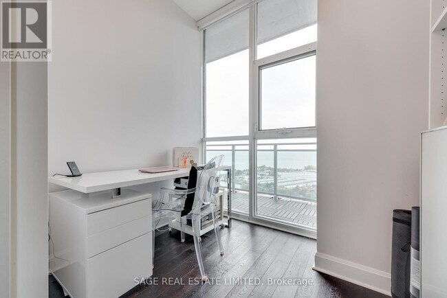 Building Photo - 33 Shore Breeze Dr