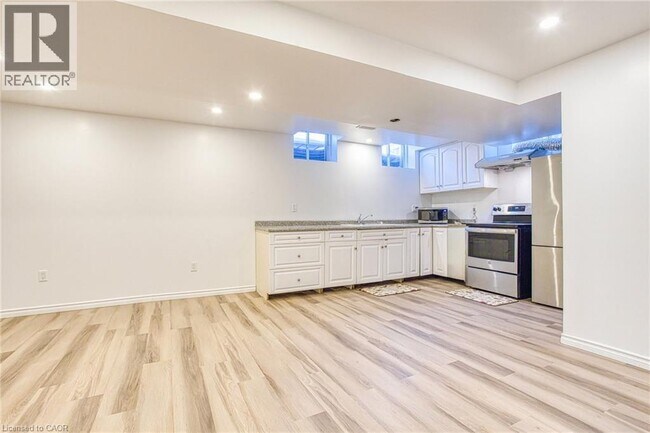 Photo du bâtiment - 72 Nanaimo Cres