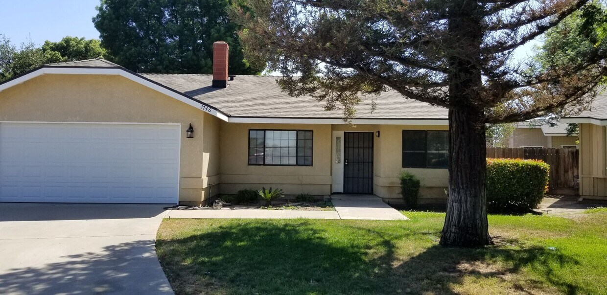 Foto principal - 1746 Carson Ave