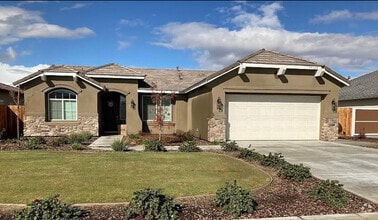 Building Photo - 15032 Rye Field Dr