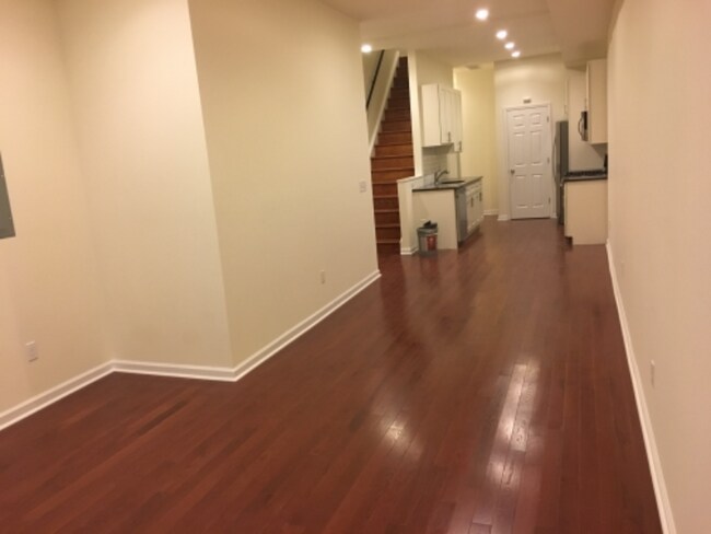 Foto del edificio - 2408 E York St