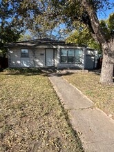 Building Photo - 1326 Clinton St