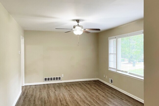 Building Photo - 3895 Kirksford Dr