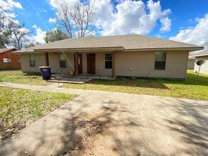 Building Photo - 204b S Welty Ave