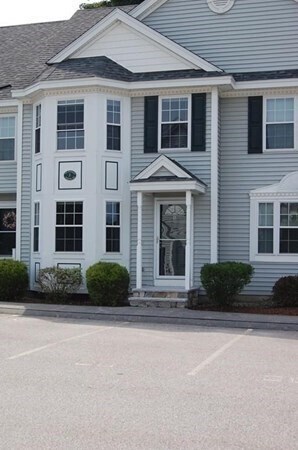 Primary Photo - 10 Merrimac Way