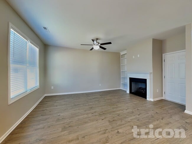 Building Photo - 376 Olde Pl