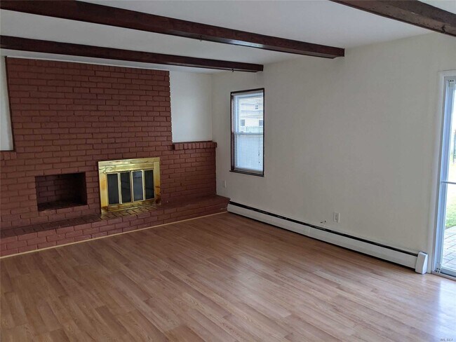 Building Photo - 136 Nichols Rd