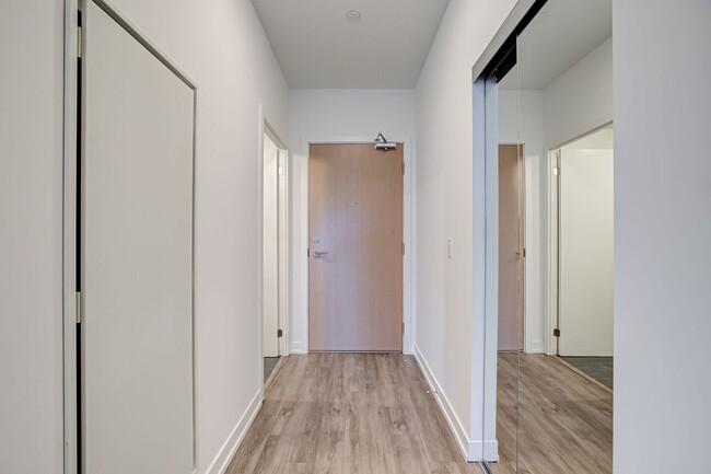 Building Photo - 1195 The Queensway