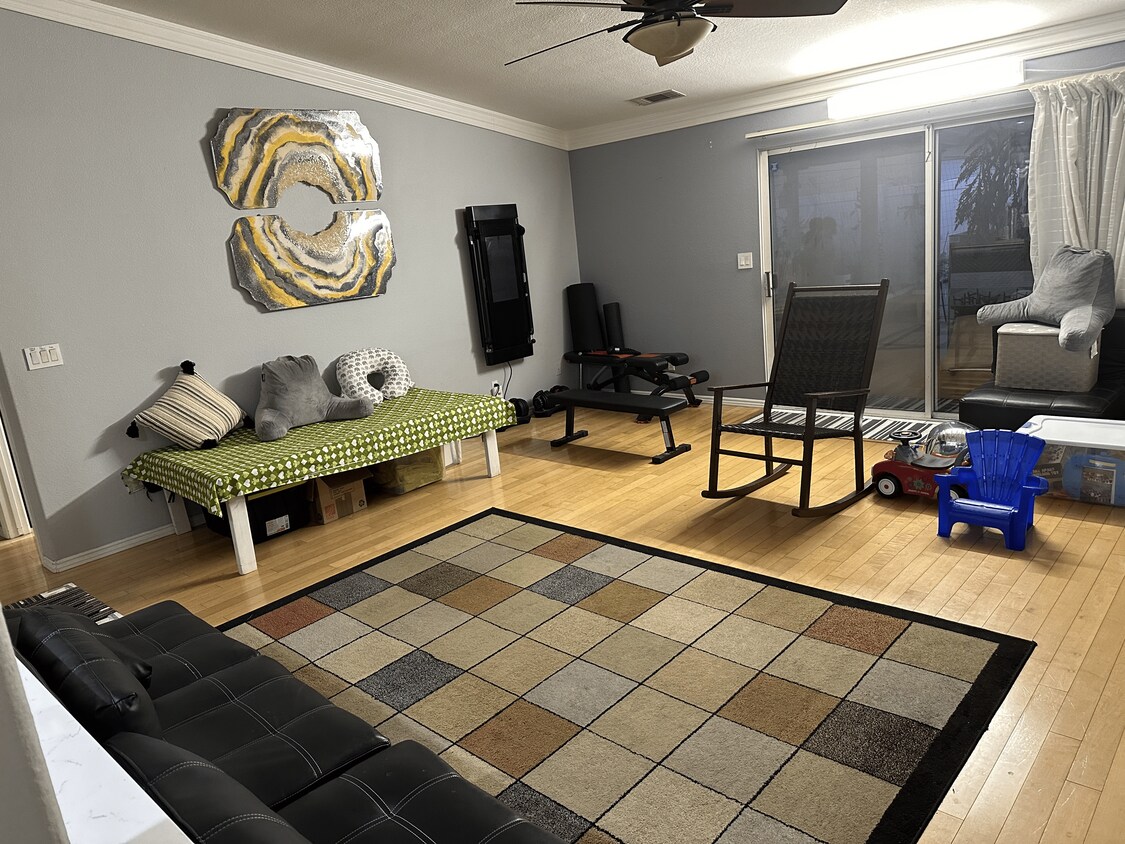 Foto principal - 9865 Rose St