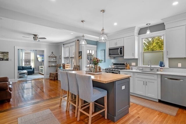 Building Photo - 37 School St