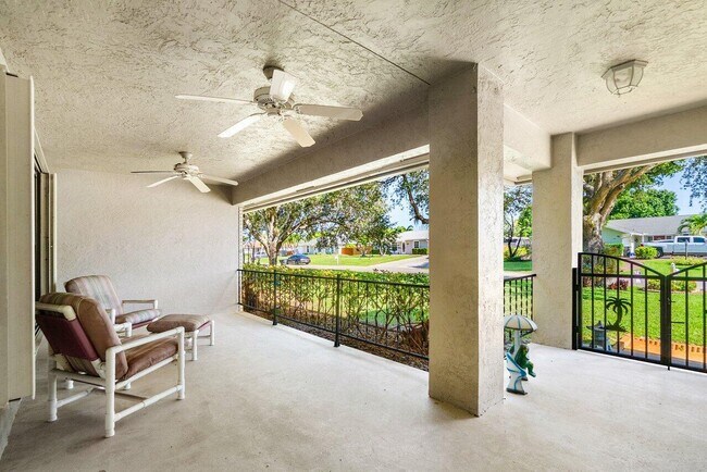 Foto del edificio - 61 W Rubber Tree Dr