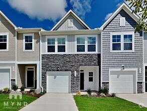 Building Photo - 1111 Weavers Trce Dr