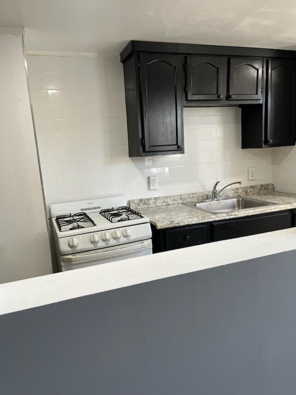 Foto del edificio - 70 Clinton Rd