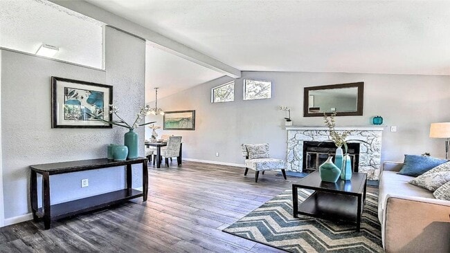 Building Photo - 1090 Walnut Woods Ct