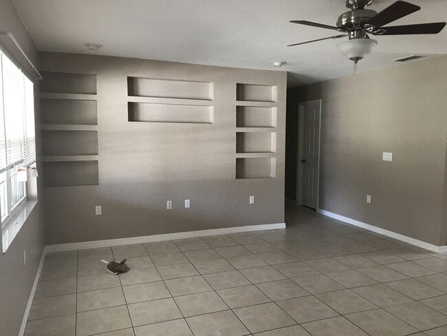 Building Photo - Brand New Interior
