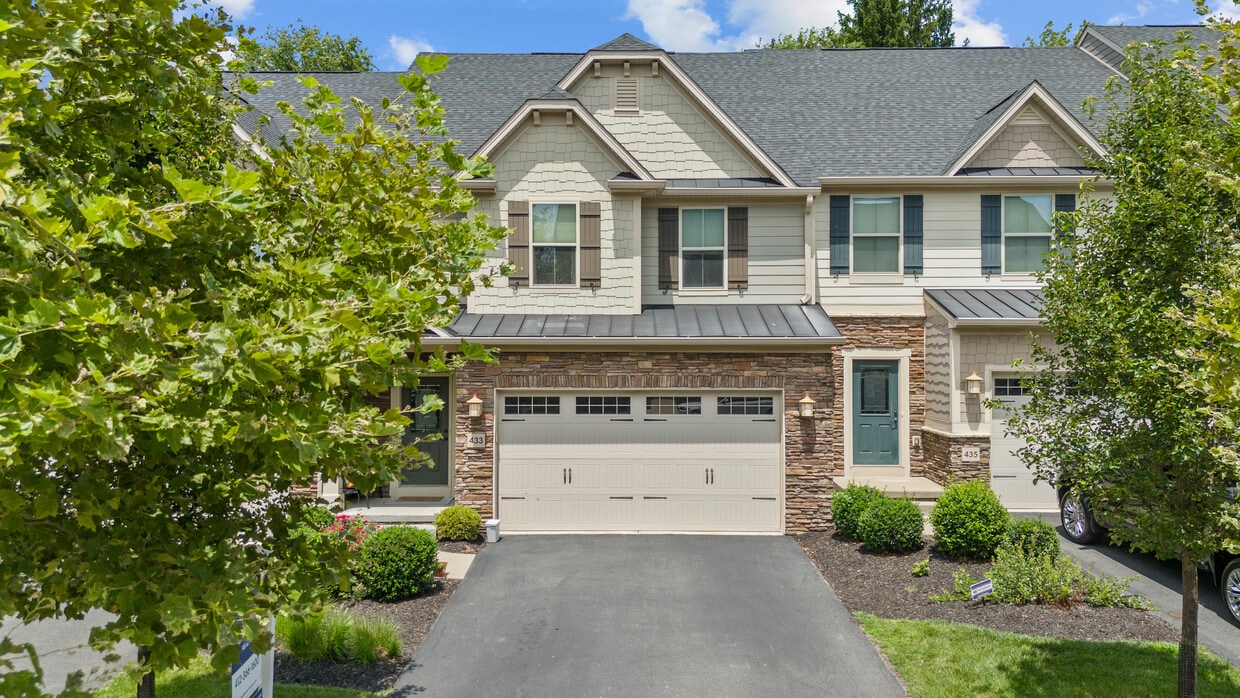 Primary Photo - 433 Fairmont Dr