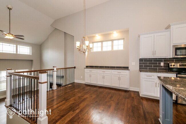 Foto del edificio - 7290 Northwest Forest Lakes Drive, Parkvil...