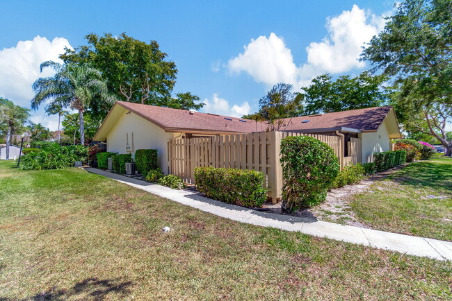 Foto del edificio - 825 NW 29th Ave