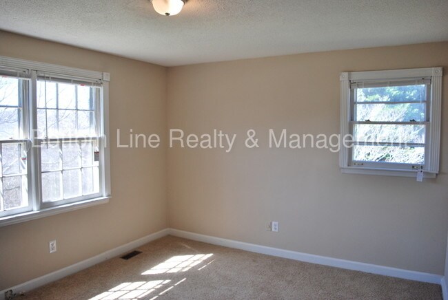 Building Photo - 428 Stagecoach Rd