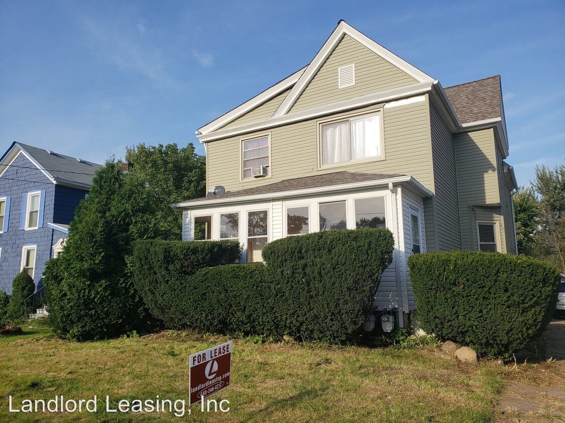Primary Photo - 3 br, 1 bath House - 837 Lake Avenue Down