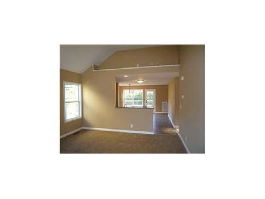Building Photo - 636 Hidden Valley Dr