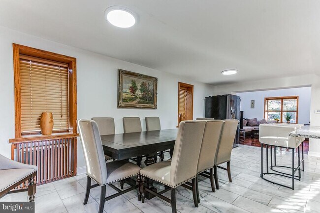 Foto del edificio - 216 Columbia Ave