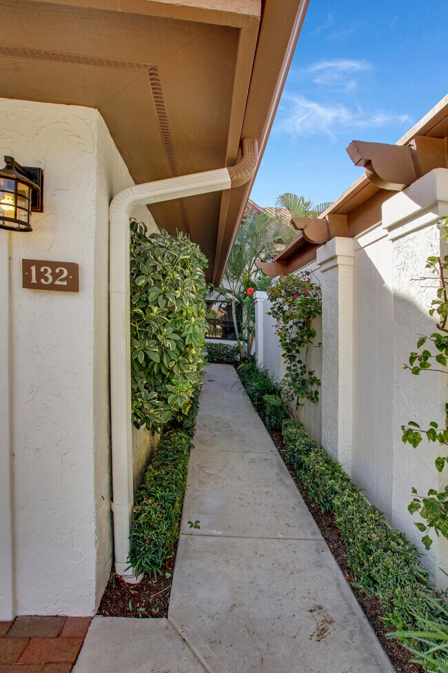 Building Photo - 16623 Traders Crossing N