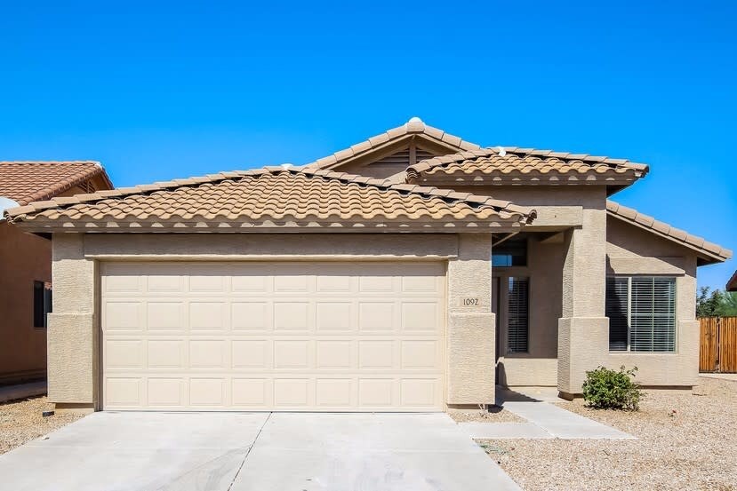 Foto principal - 1092 W Fruit Tree Ln