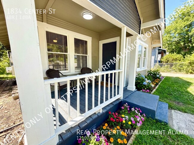 Foto del edificio - 1834 Center St