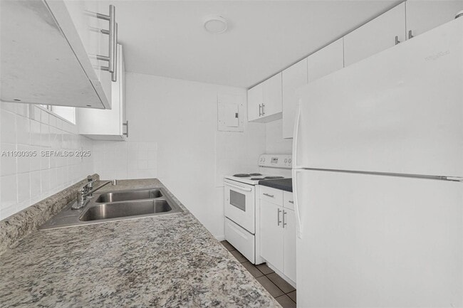 Building Photo - 8295 NE Miami Ct