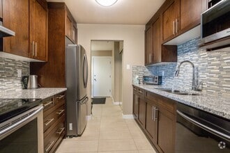 Building Photo - 5125-5125 Riverbend Rd NW