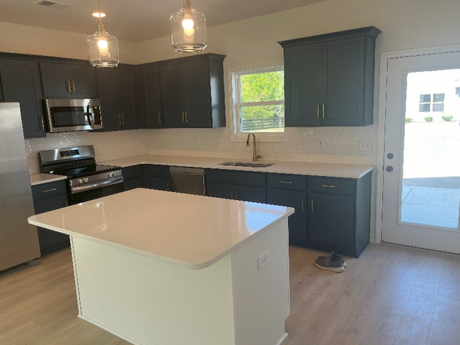 Building Photo - 244 Holywell Dr