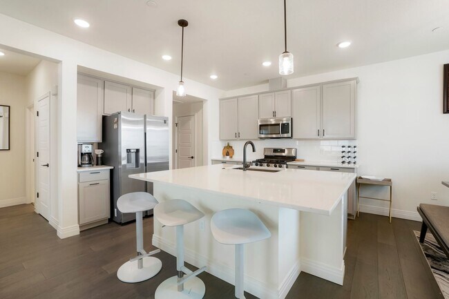 Foto del edificio - CLM-Brookhaven Condominiums