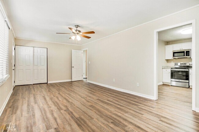 Foto del edificio - 2805 Zane Grey Dr SE