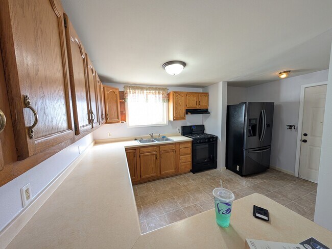 Foto del edificio - 92 Harrison Pl