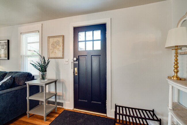Front door - inside - 1517 N Limestone St