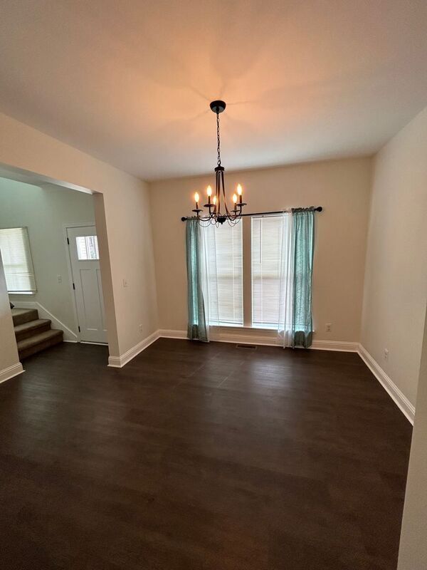 Foto del edificio - 572 Fieldstone Dr