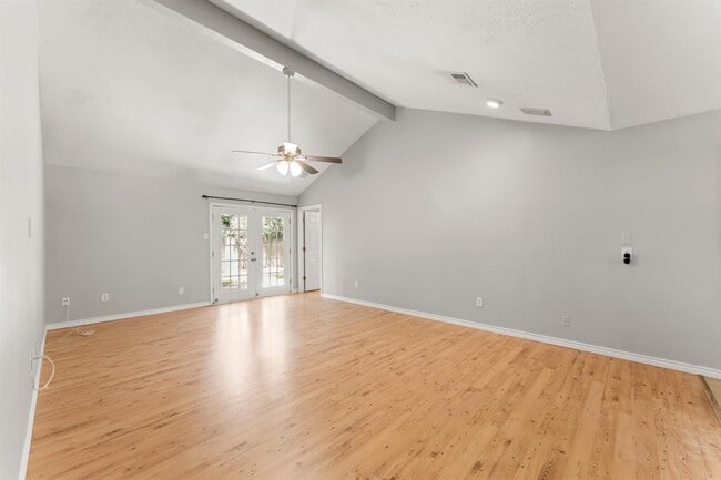 Building Photo - 25 Capewood Ct