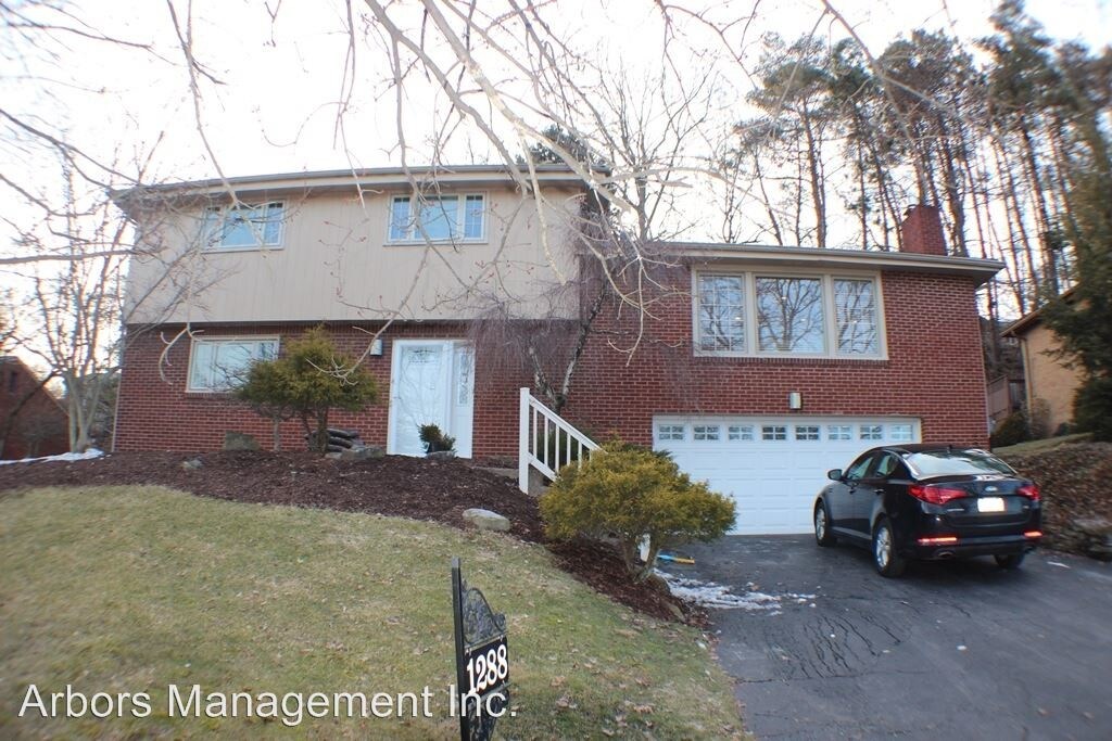 Primary Photo - 4 br, 2.5 bath House - 1288 Firwood Drive