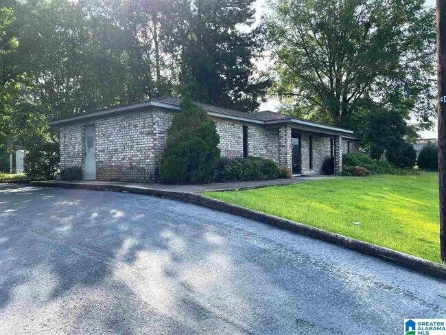 Building Photo - 33385 US-280