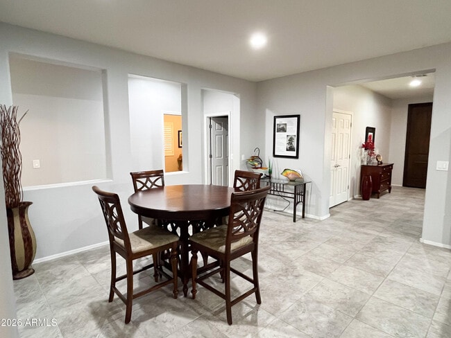 Building Photo - 25935 W Potter Dr