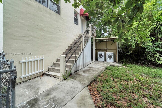Foto del edificio - 1137 NW 29th Terrace