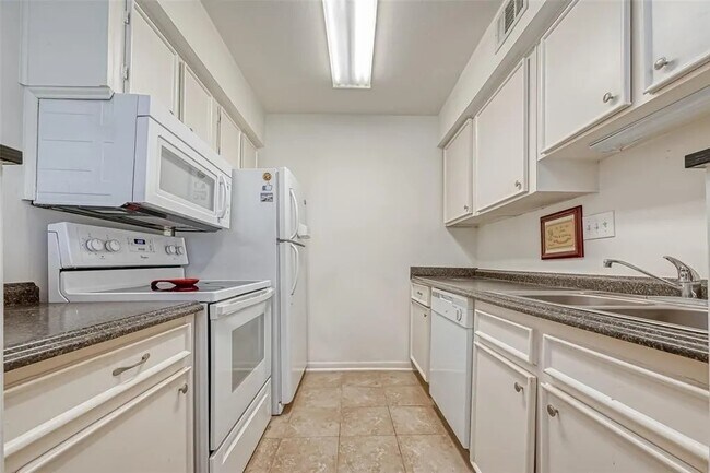 Foto del edificio - 515 Tallowood Rd
