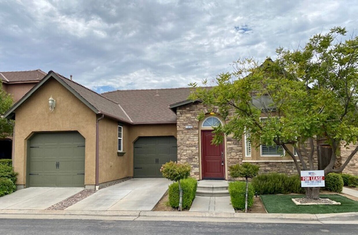 Foto principal - $2,295 Clovis, Harlan Ranch 3 Bedroom, Com...