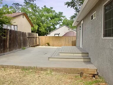 Building Photo - 374 Beagle Ln