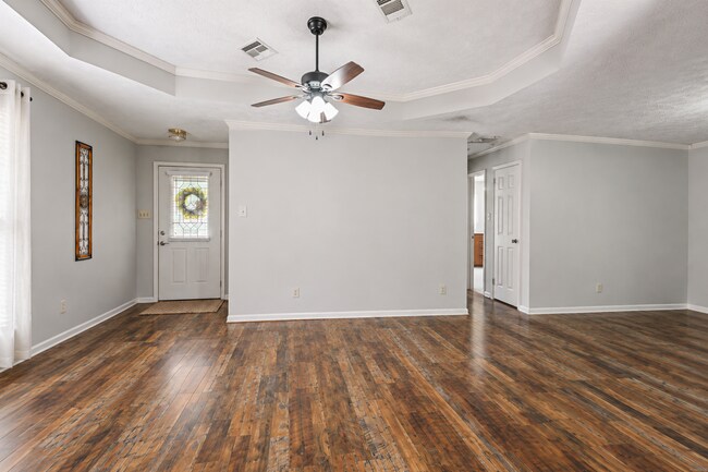 Building Photo - 539 Shelia Boulevard