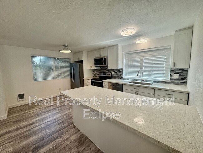 Foto del edificio - 1701 Sturgus Ave S