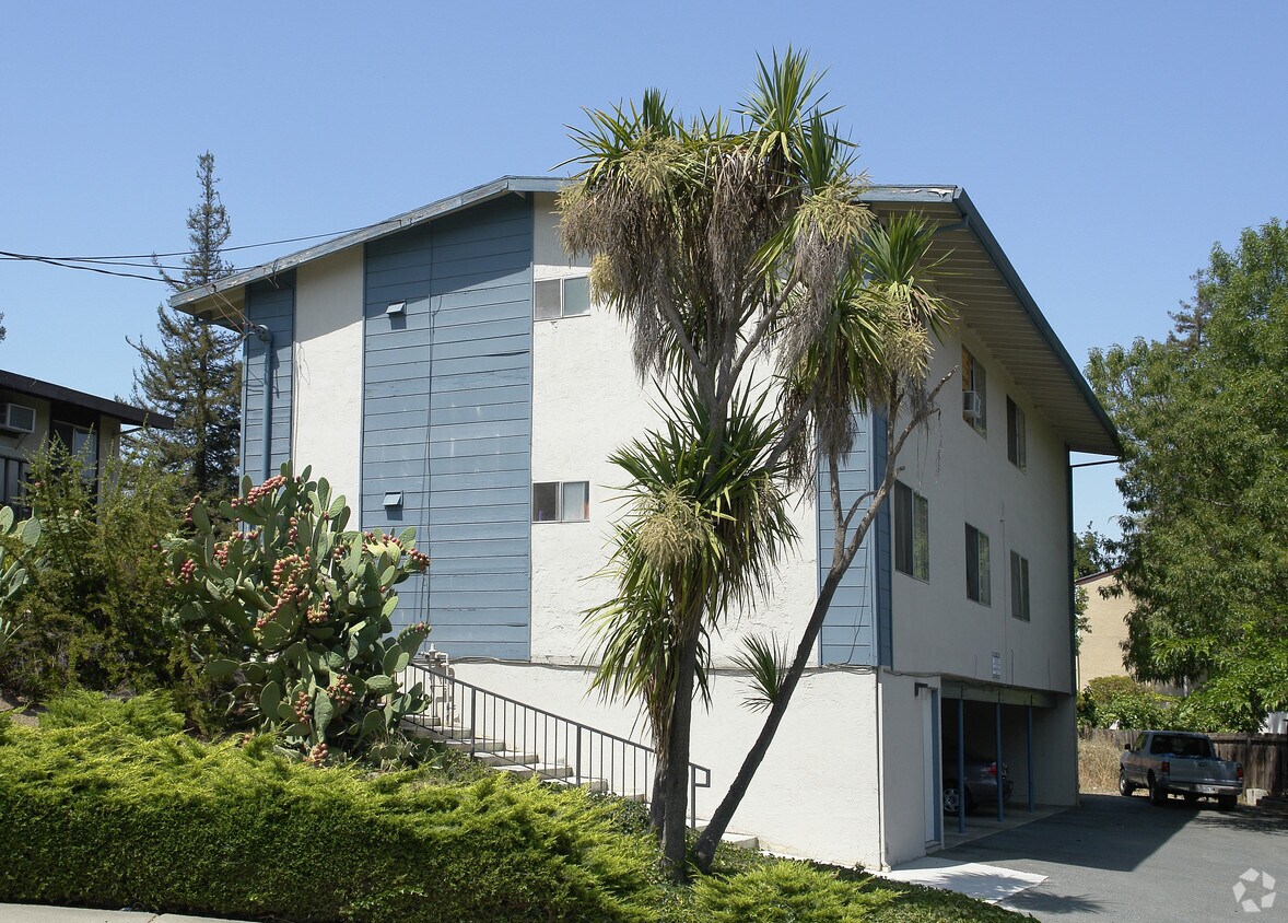 Primary Photo - 145 Orleans Dr