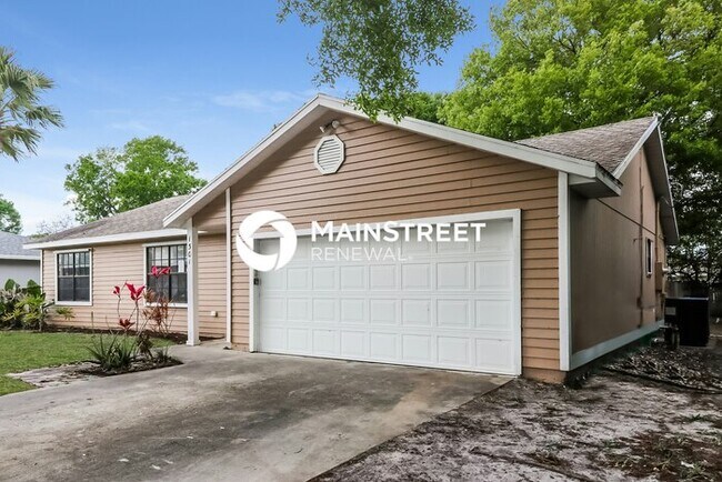 Foto del edificio - 3 Bedroom Pet-Friendly Home in Port St Lucie, FL with Main Street Renewal